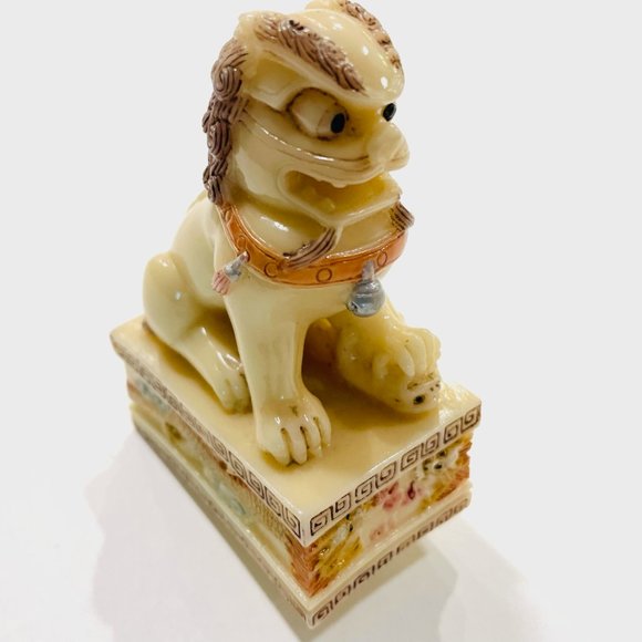 Foo Dog Hand Decorated Painted Resin Figurine Makers Mark - Picture 5 of 12